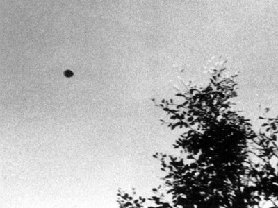 Fotografia de UFO obtida em Lac Chauvet, França, em 18 de julho de 1952.