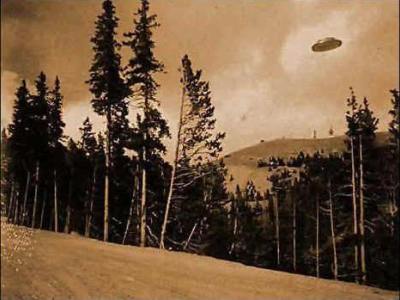 Fotografia de UFO obtida em Cave Junction, Oregon, Estados Unidos, em 1927.