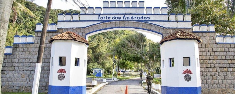 OVNI Luminoso Sobre o Forte dos Andradas: Um Encontro Inexplicável no Litoral Paulista