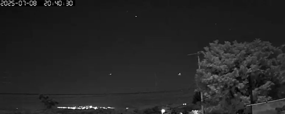 Luzes misteriosas no céu de São Pedro intriga moradores e reacende debate sobre OVNIs