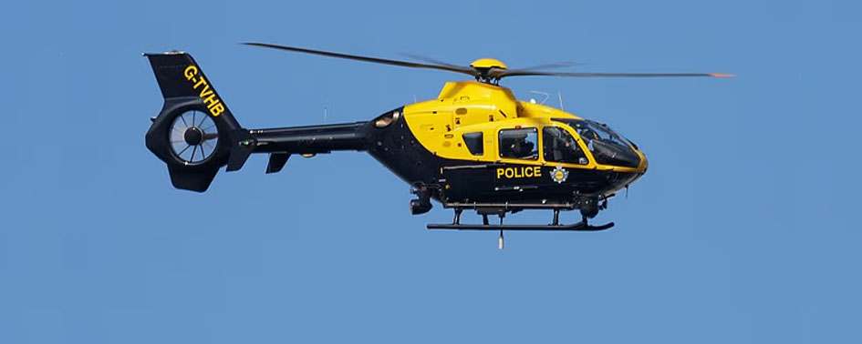 Helicóptero da Polícia Faz Manobra de Emergência ao Ser Alvejado por OVNI